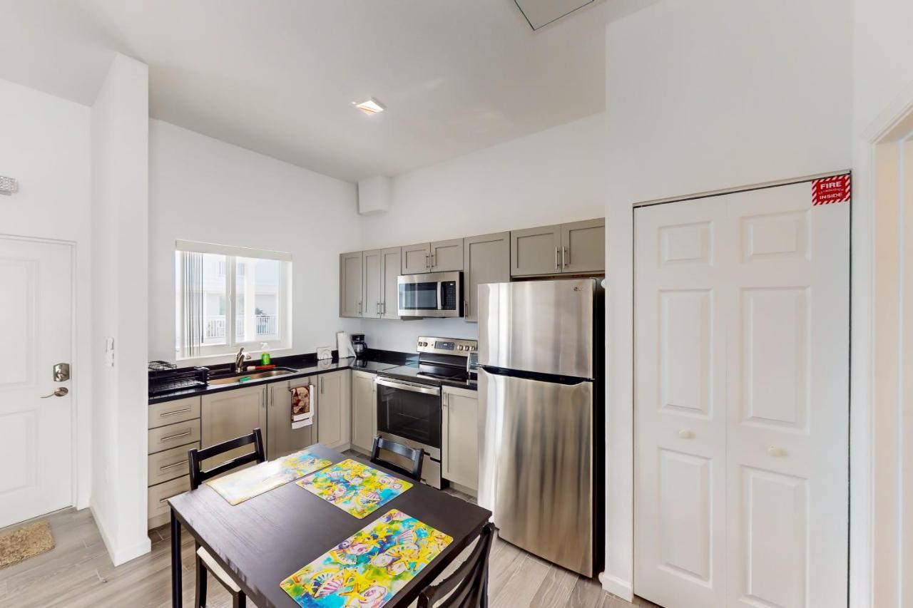 ホテル Ocean Isles 50 マラソン エクステリア 写真